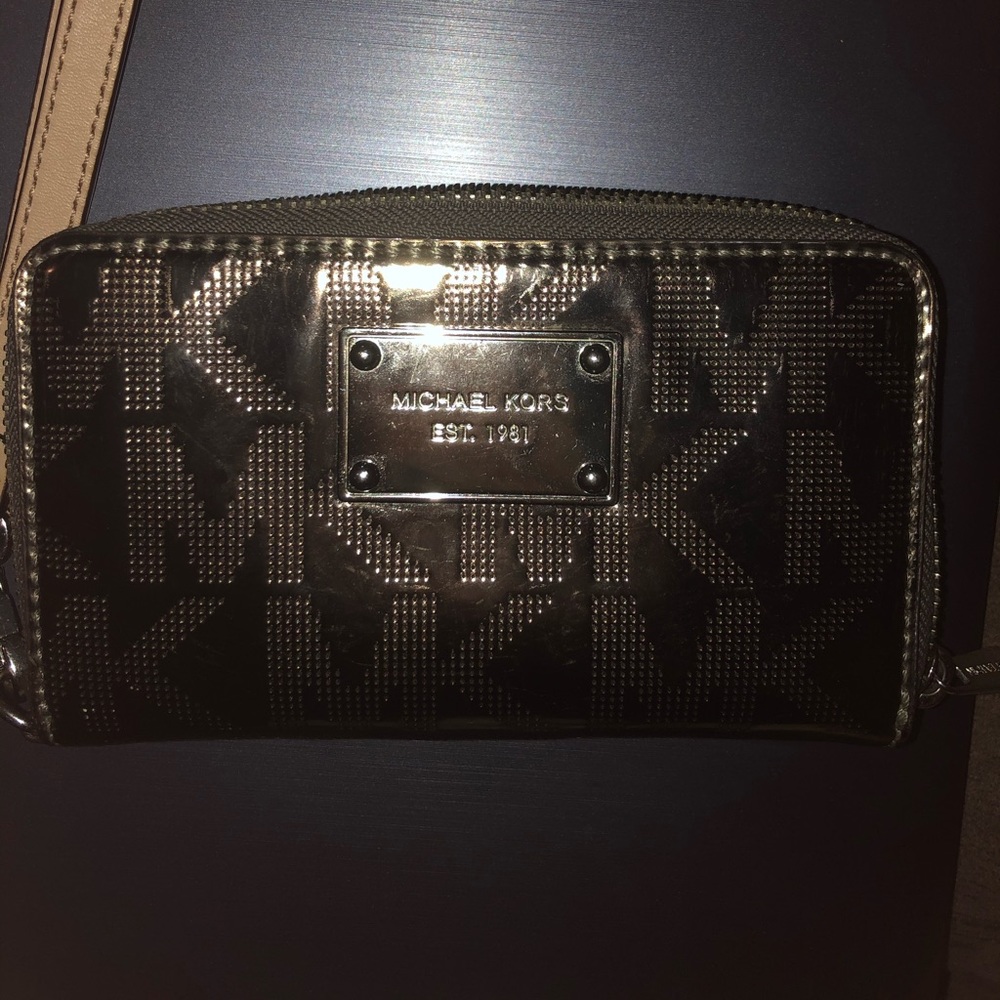 Michael Kors MK Wristlet Mirror Metallic wallet